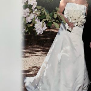 Alvina Valenta wedding dress used once